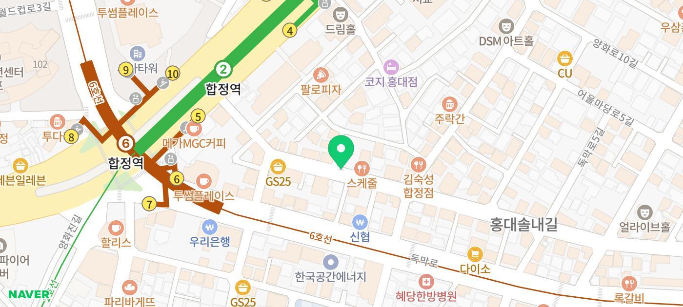 깔끔하고 정돈된 레스토랑의 디테일한 인테리어