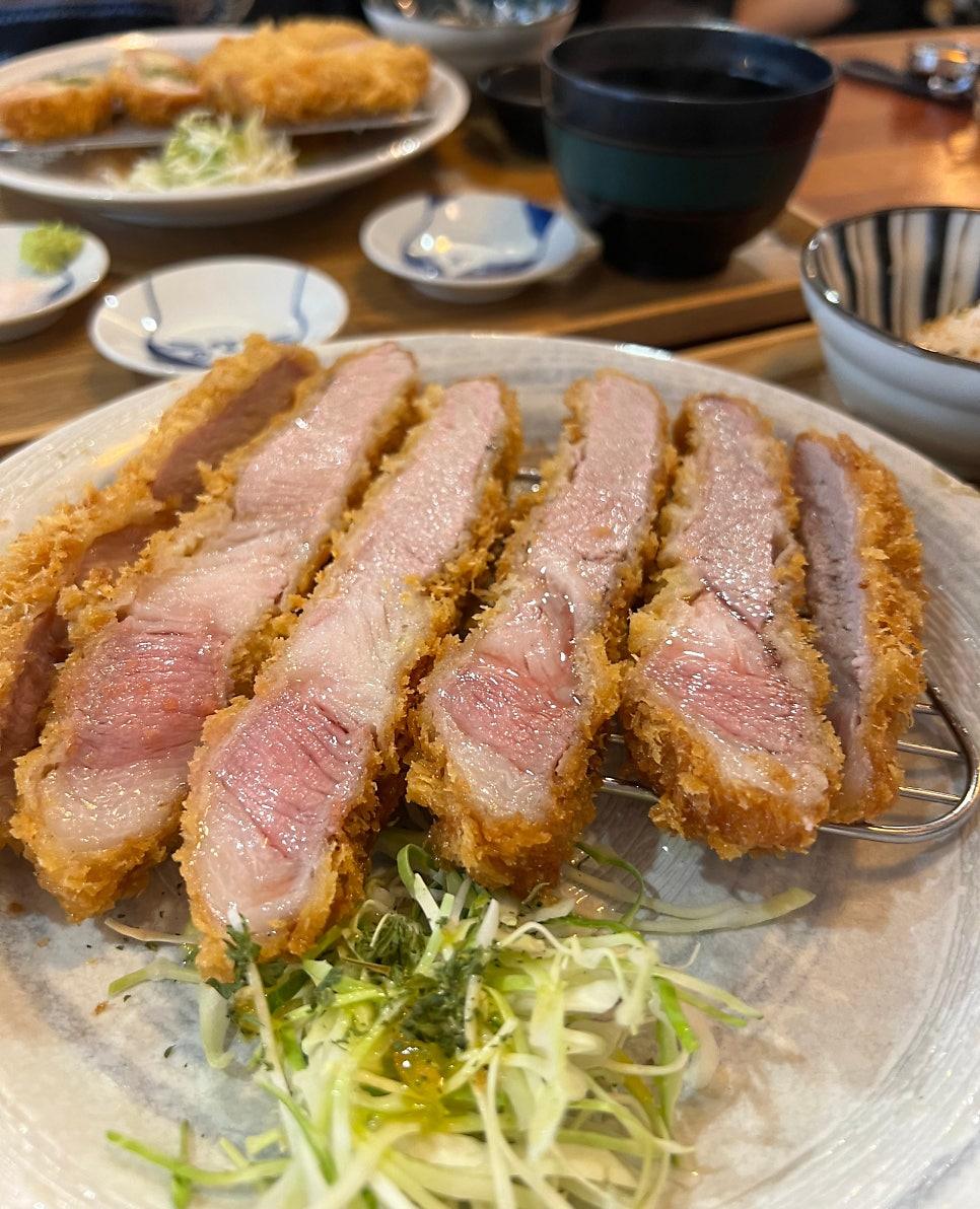 깔끔하고 아름다운 냥카츠 식당 외부 전경
