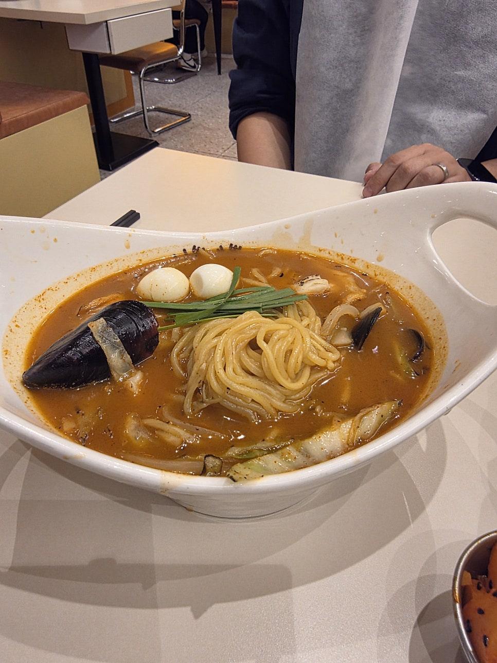 타임스퀘어 쇼핑몰 내부 풍경