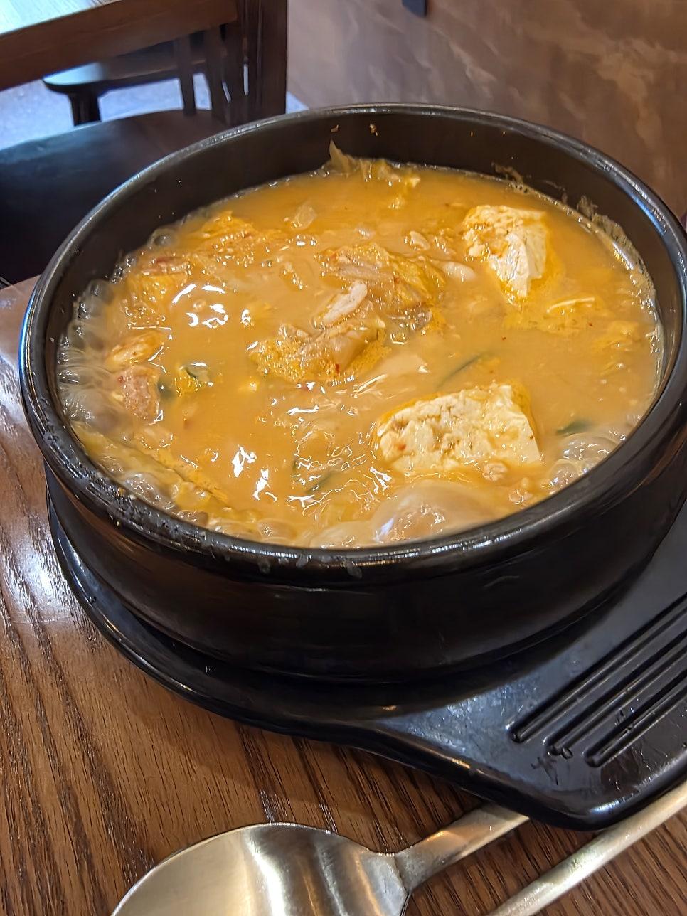 직접 촬영한 깊고 진한 국물 맛이 일품인 청국장 정식 뚝배기
