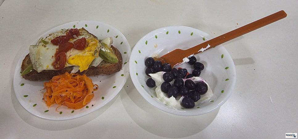 아침 식사의 신개념 - 오픈 샌드위치