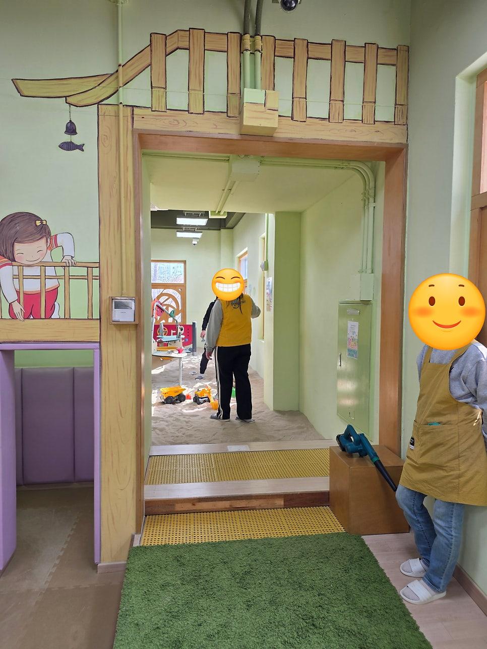 2층에서 내려다본 실내 놀이터 전경