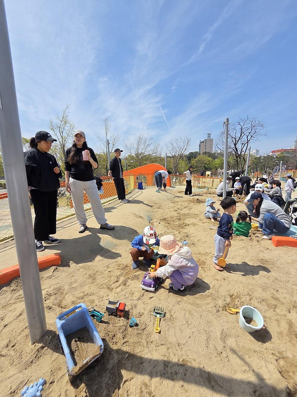 안전하고 깨끗하게 관리된 놀이시설