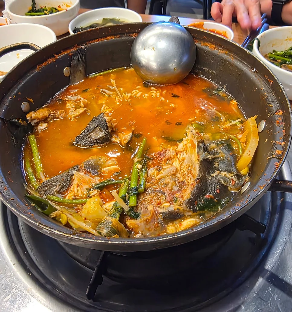 주문 즉시 빠르게 세팅되는 깔끔하고 정갈한 기본 밑반찬