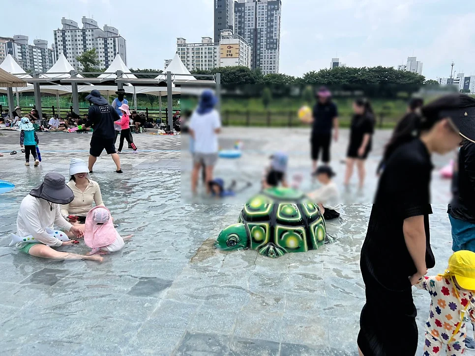 안양천 둔치를 따라 널찍하게 마련되어 있는 공영 주차장 전경
