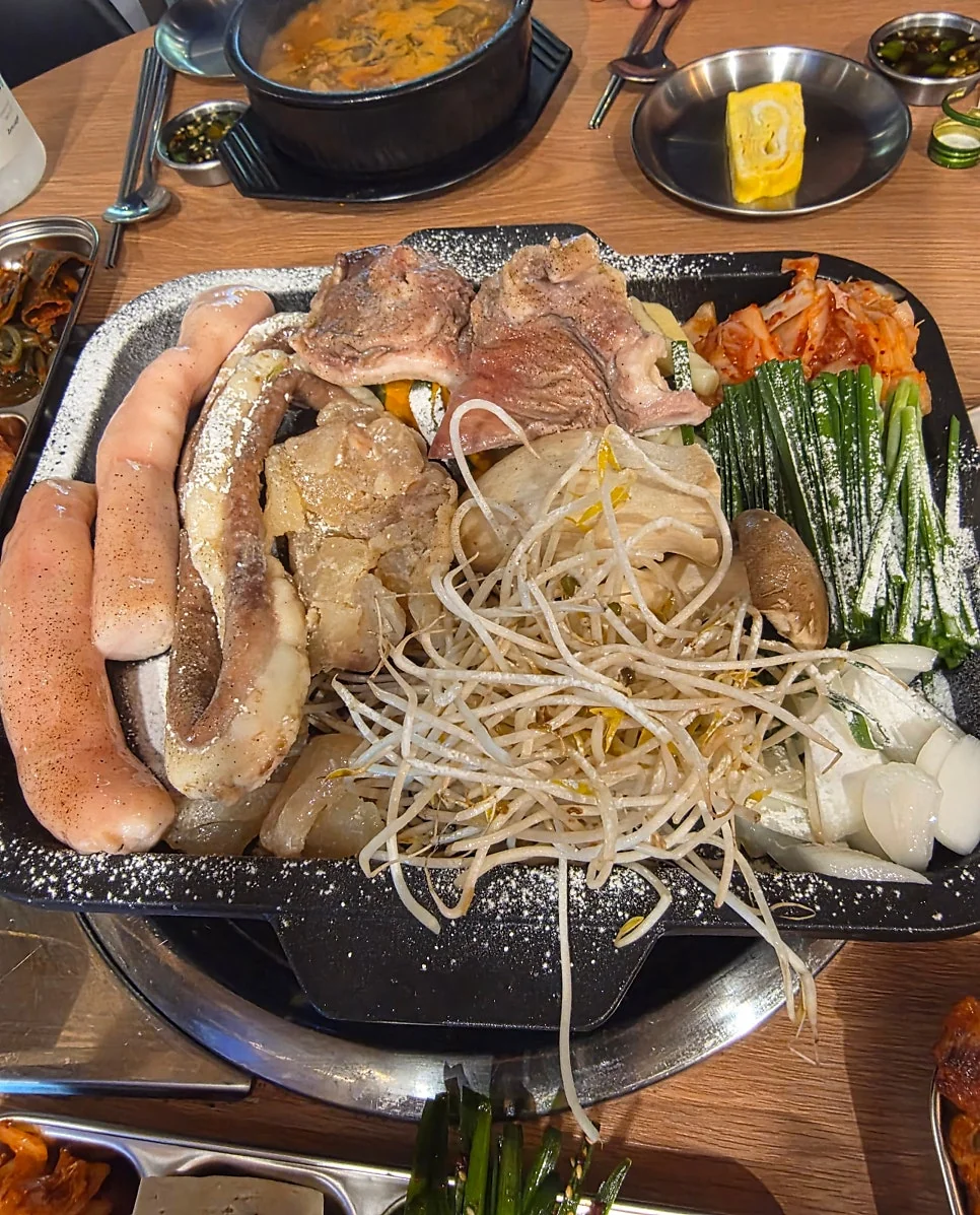 퇴근 후 지친 몸을 달래주기 위해 찾은 안양 1번가 중심 거리