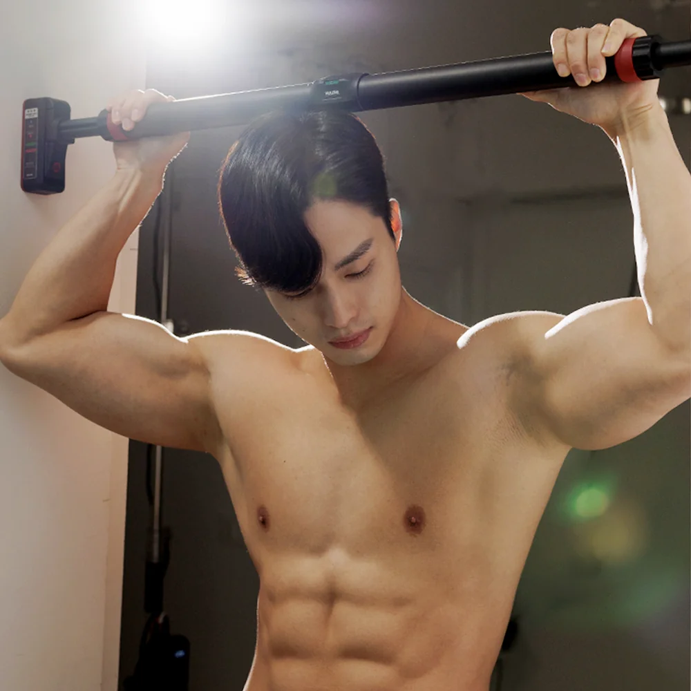 멜킨 락튼 철봉의 고급스러운 블랙 색상과 마감 퀄리티입니다.